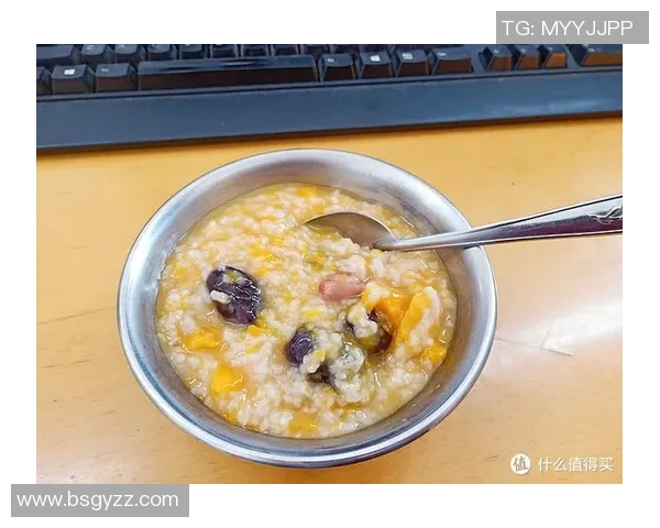 足球明星们的早餐揭秘:营养搭配与能量补给的完美平衡 足球明星们的早餐揭秘:营养搭配与能量补给的完美平衡